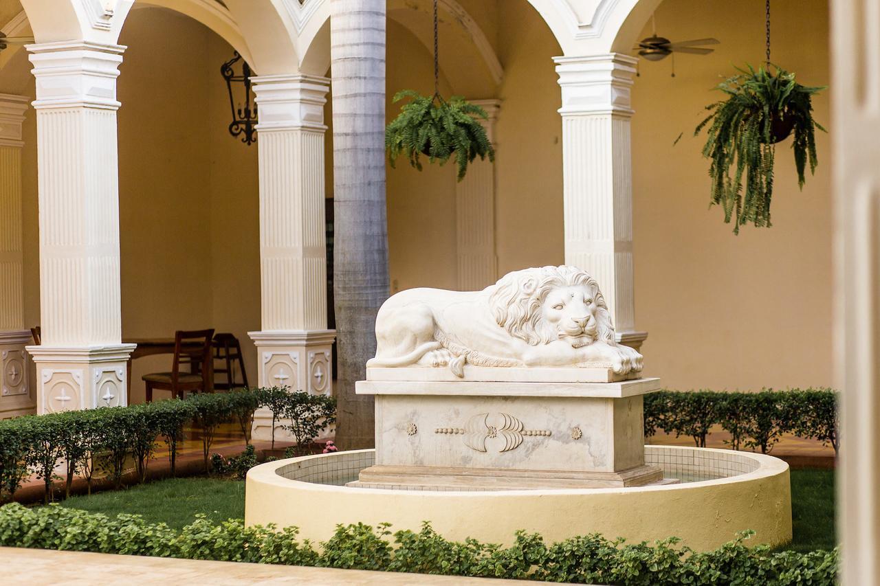 Hotel La Perla Leon Exterior photo